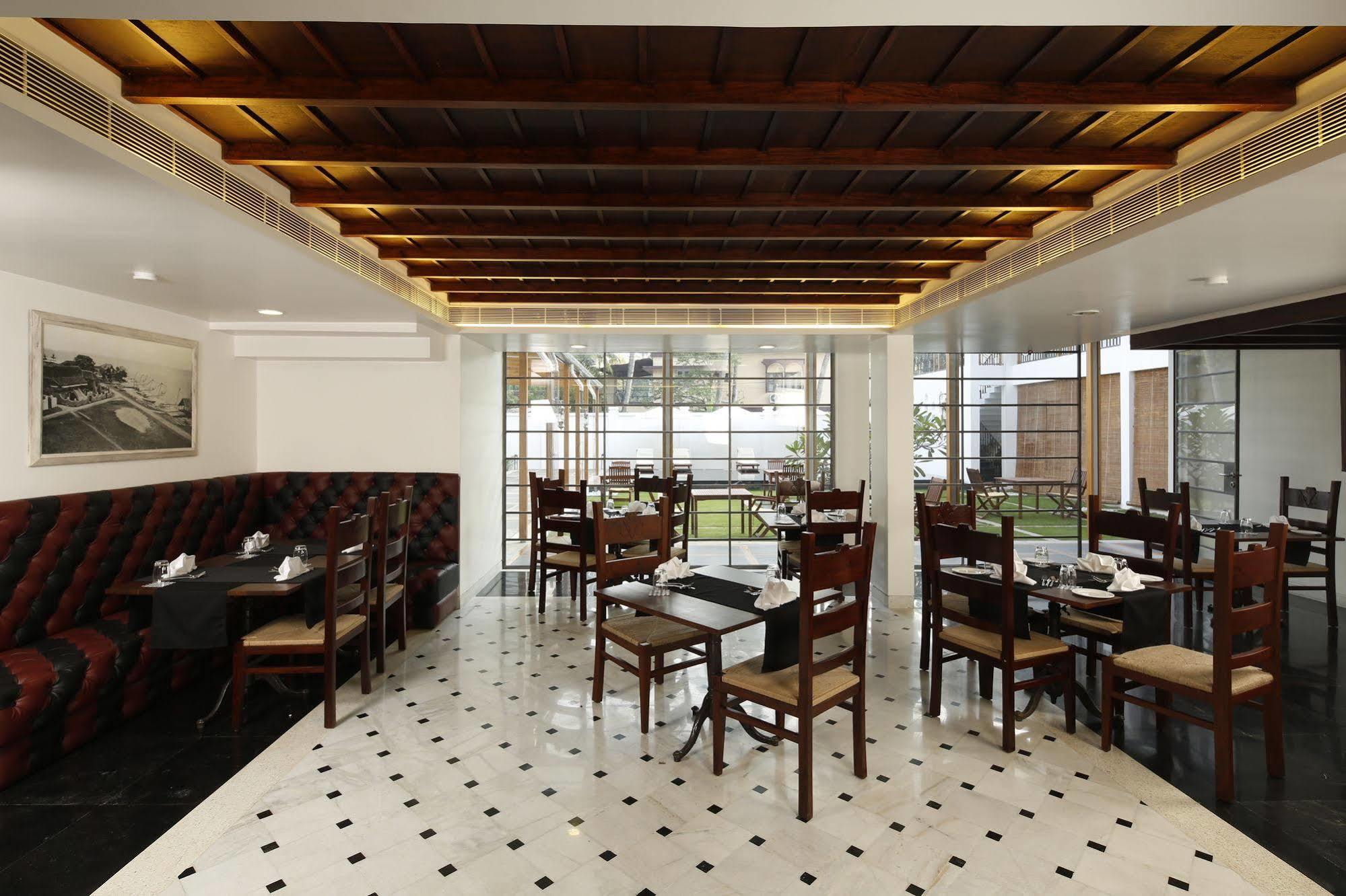 Hotel Eighth Bastion - CGH Earth Kochi Exterior foto